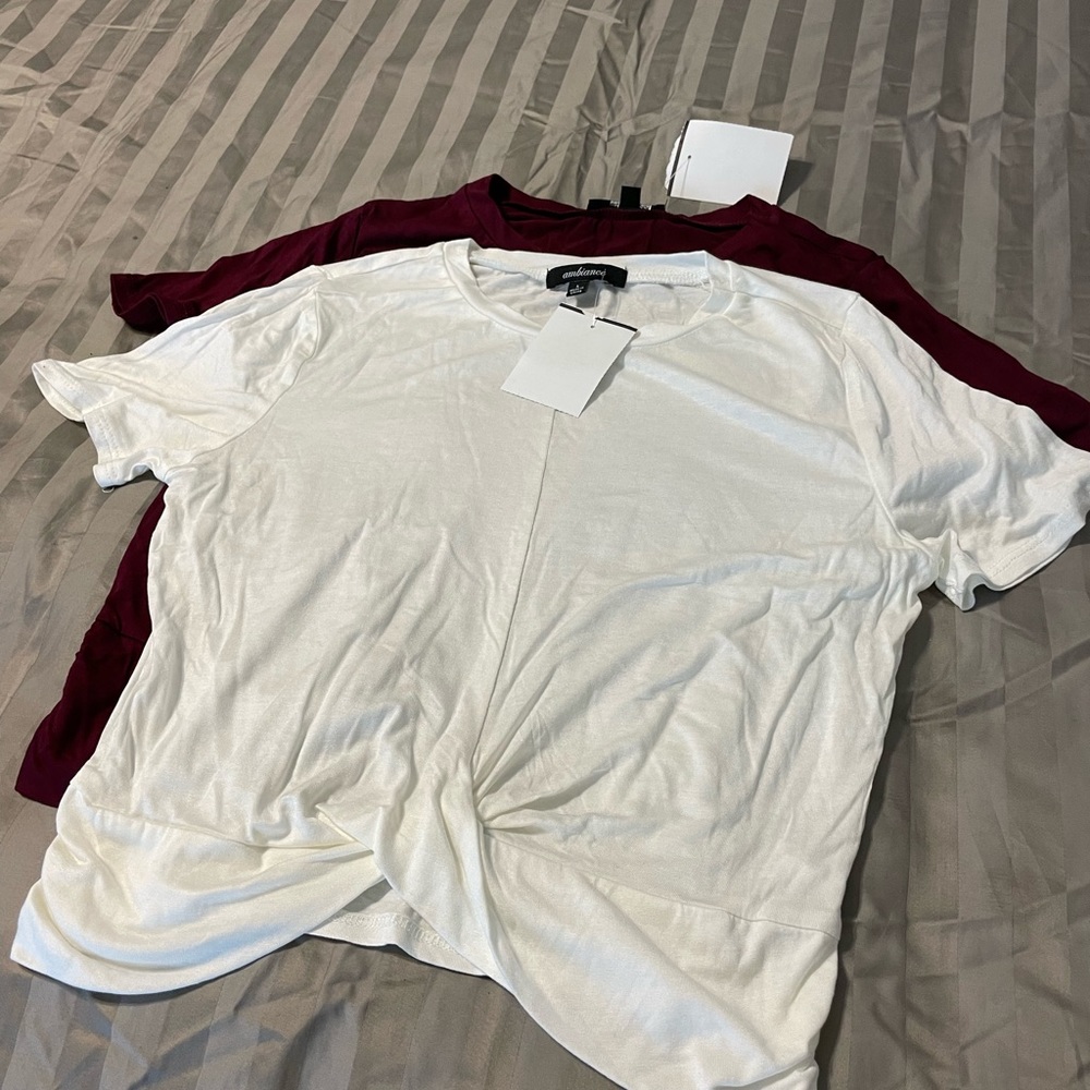 2 juniors tee shirts sz S BNWT